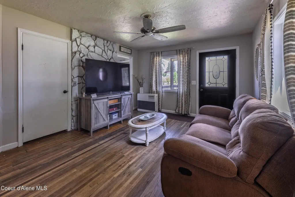 2015 Washington Avenue St. Maries ID 83861