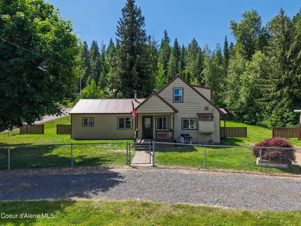 2015 Washington Avenue St. Maries ID 83861