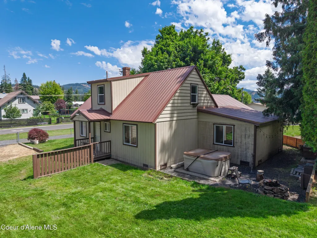 2015 Washington Avenue St. Maries ID 83861