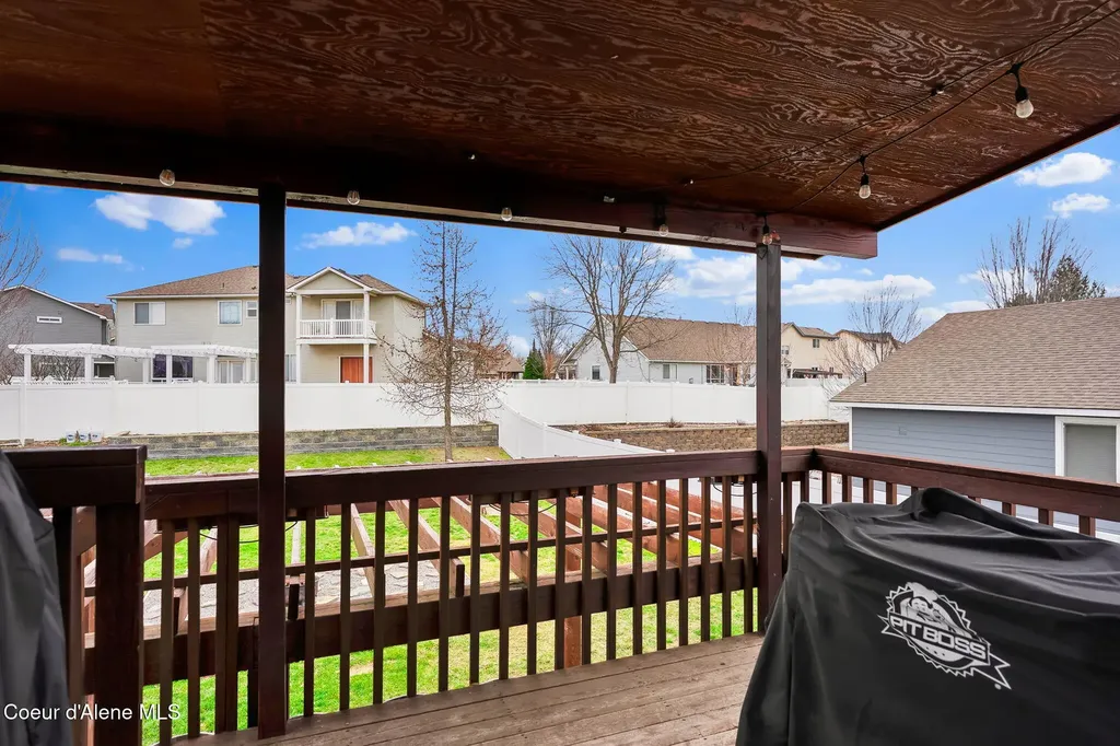 2118 N Teanaway Drive Post Falls ID 83854
