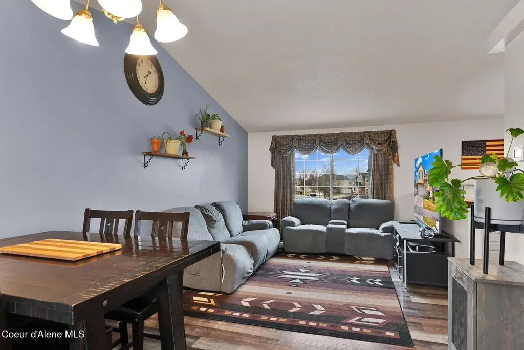 2118 N Teanaway Drive Post Falls ID 83854