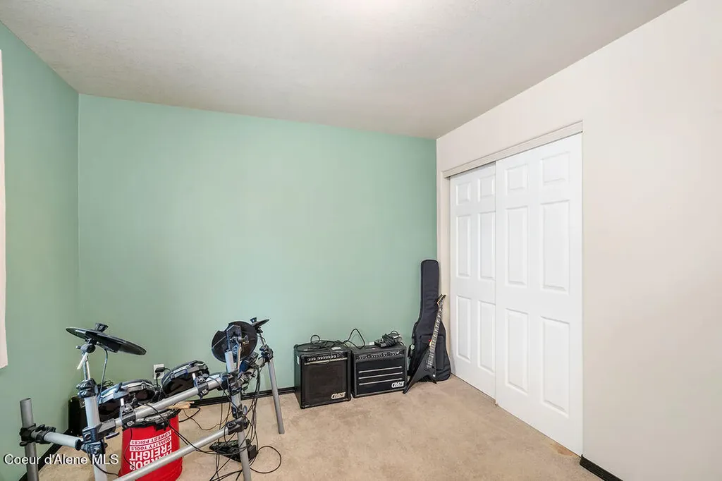 34517 N Hayden Drive Spirit Lake ID 83869