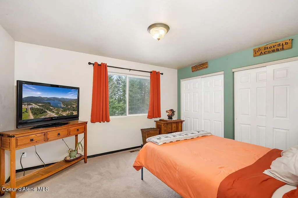 34517 N Hayden Drive Spirit Lake ID 83869