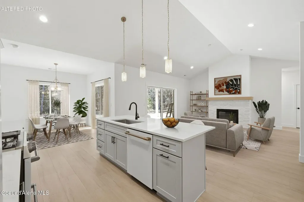 7705 E Howard Road Athol ID 83801