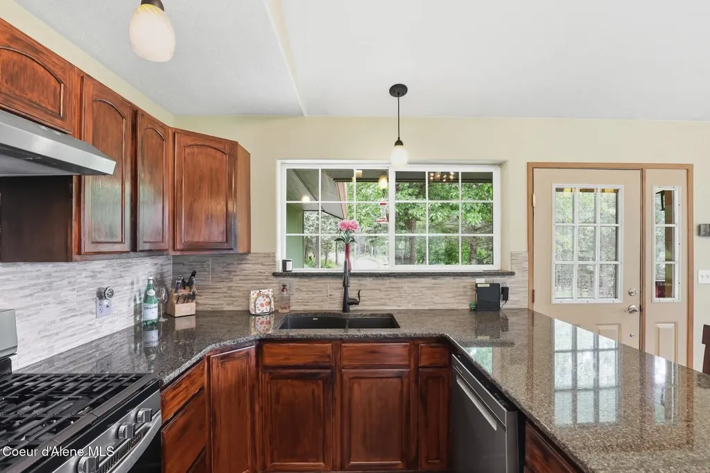 8766 W Barrett Drive Rathdrum ID 83858