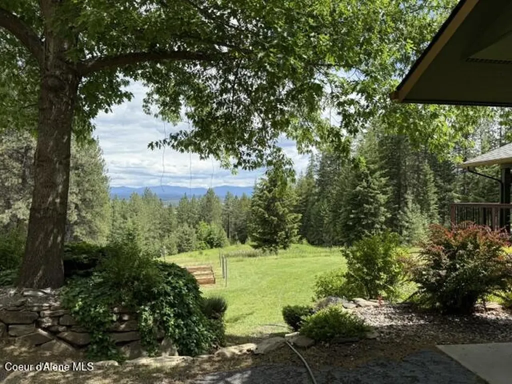 8766 W Barrett Drive Rathdrum ID 83858