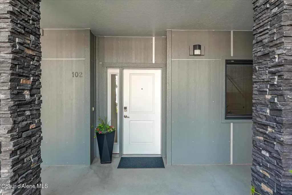 447 W Waterside Drive Post Falls ID 83854