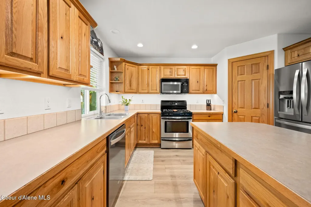 11393 N Rocking R Road Hayden ID 83835