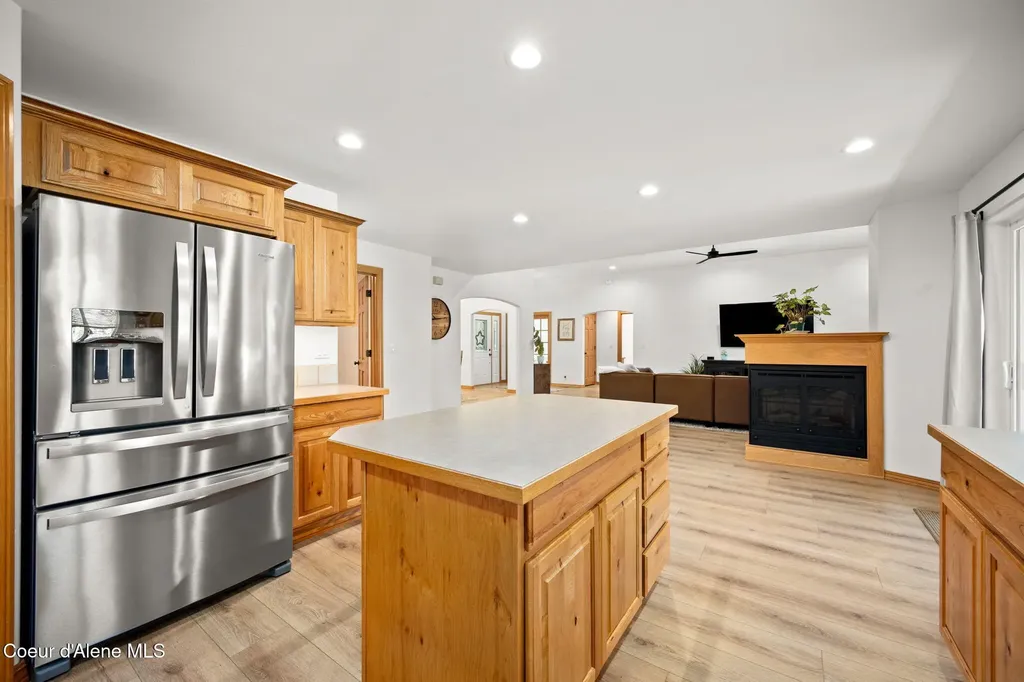 11393 N Rocking R Road Hayden ID 83835