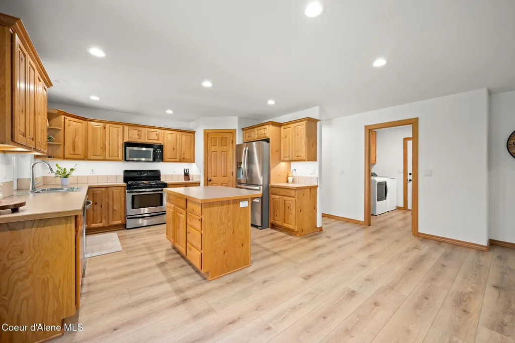 11393 N Rocking R Road Hayden ID 83835
