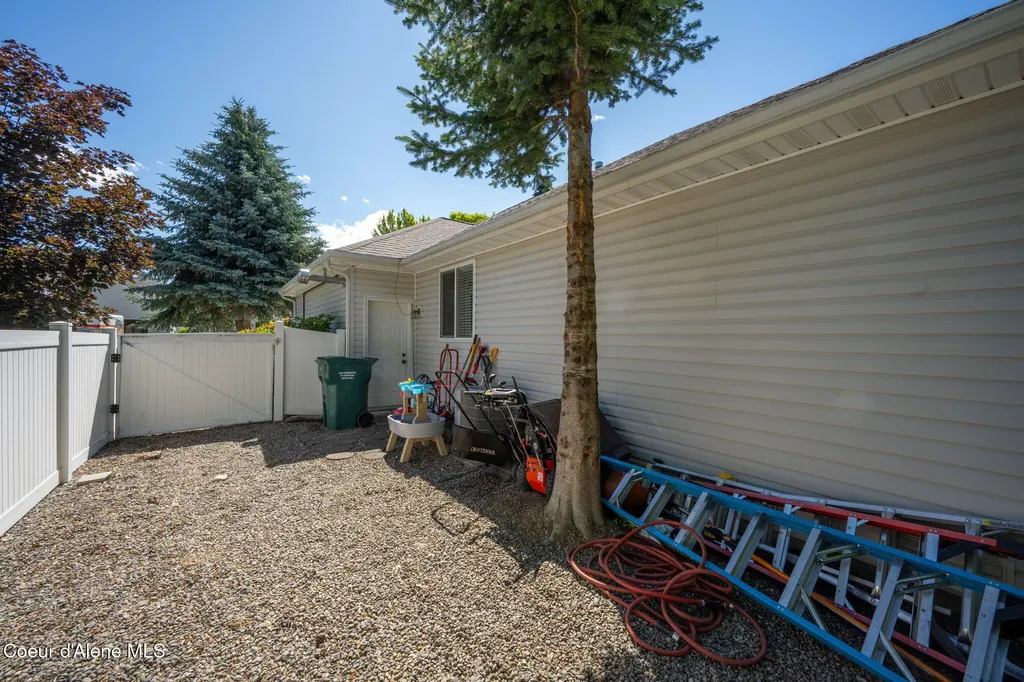 11393 N Rocking R Road Hayden ID 83835