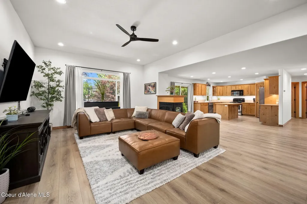 11393 N Rocking R Road Hayden ID 83835