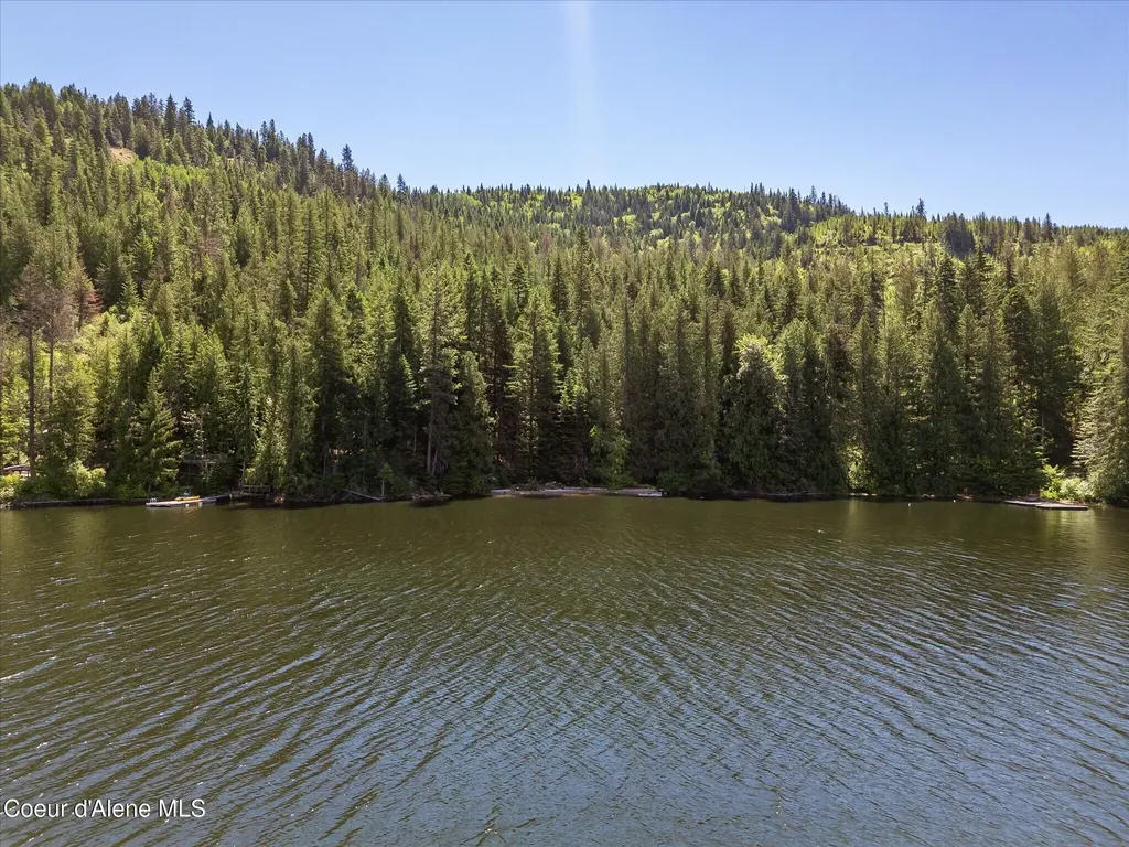 9598 S Upper Twins Lakes Shore Rathdrum ID 83858