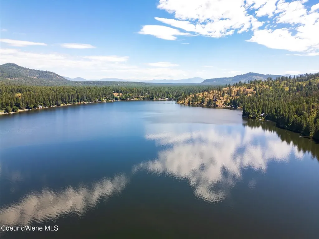9598 S Upper Twins Lakes Shore Rathdrum ID 83858