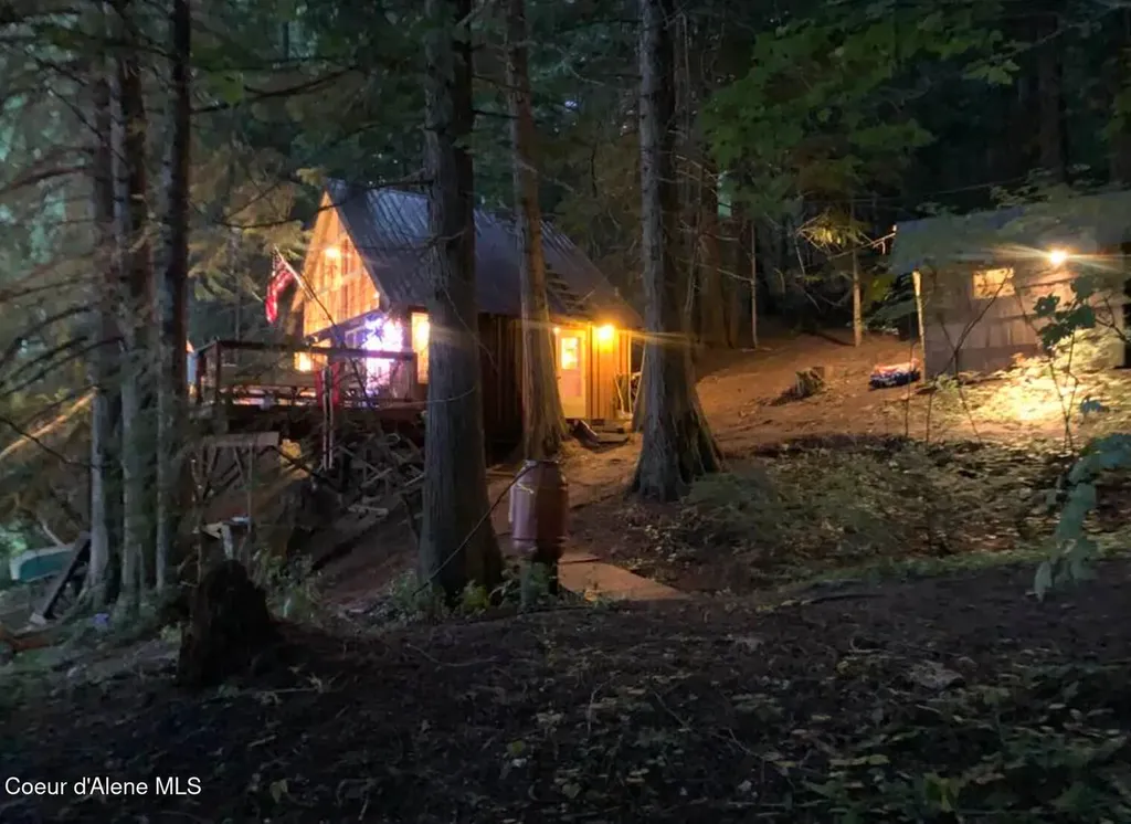 9598 S Upper Twin Lakes Shore Rathdrum ID 83858