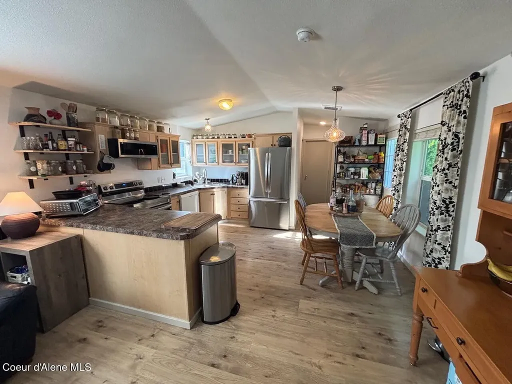 2063 W Gueneveres Way Post Falls ID 83854