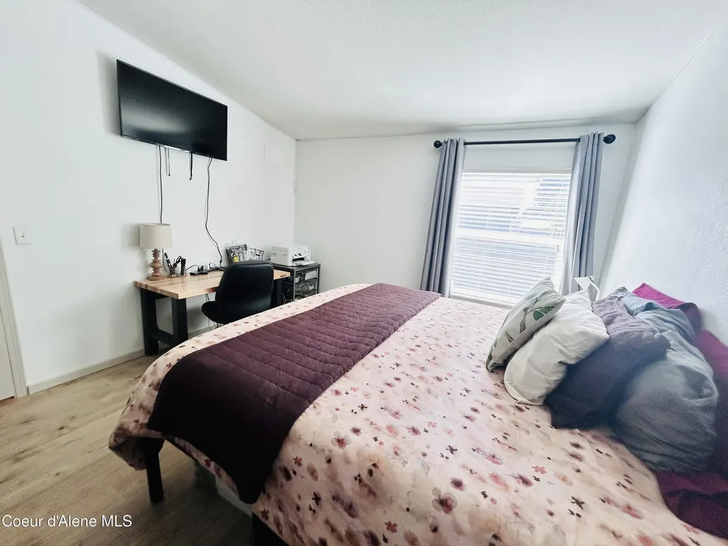 2063 W Gueneveres Way Post Falls ID 83854