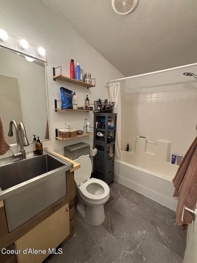 2063 W Gueneveres Way Post Falls ID 83854
