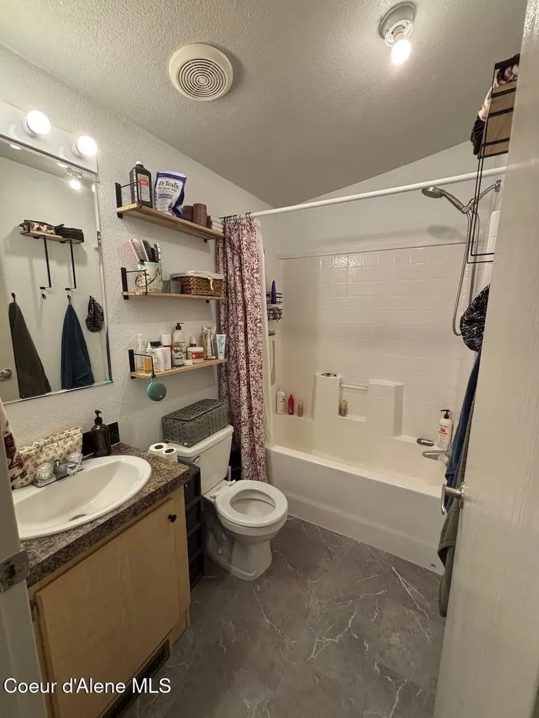 2063 W Gueneveres Way Post Falls ID 83854