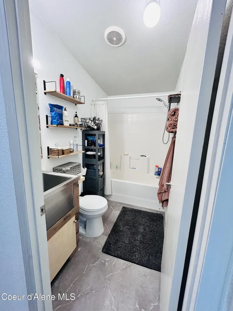 2063 W Gueneveres Way Post Falls ID 83854