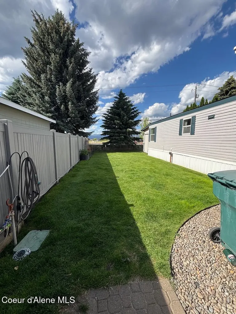2063 W Gueneveres Way Post Falls ID 83854