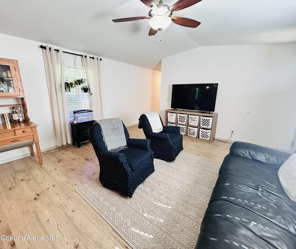 2063 W Gueneveres Way Post Falls ID 83854