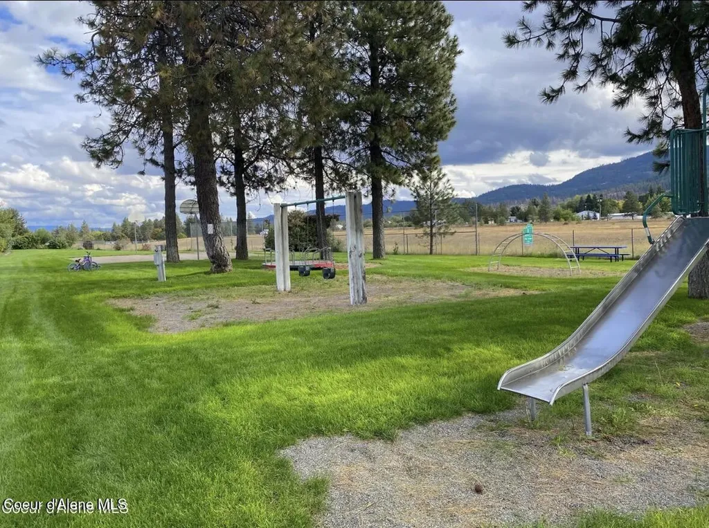 2063 W Gueneveres Way Post Falls ID 83854
