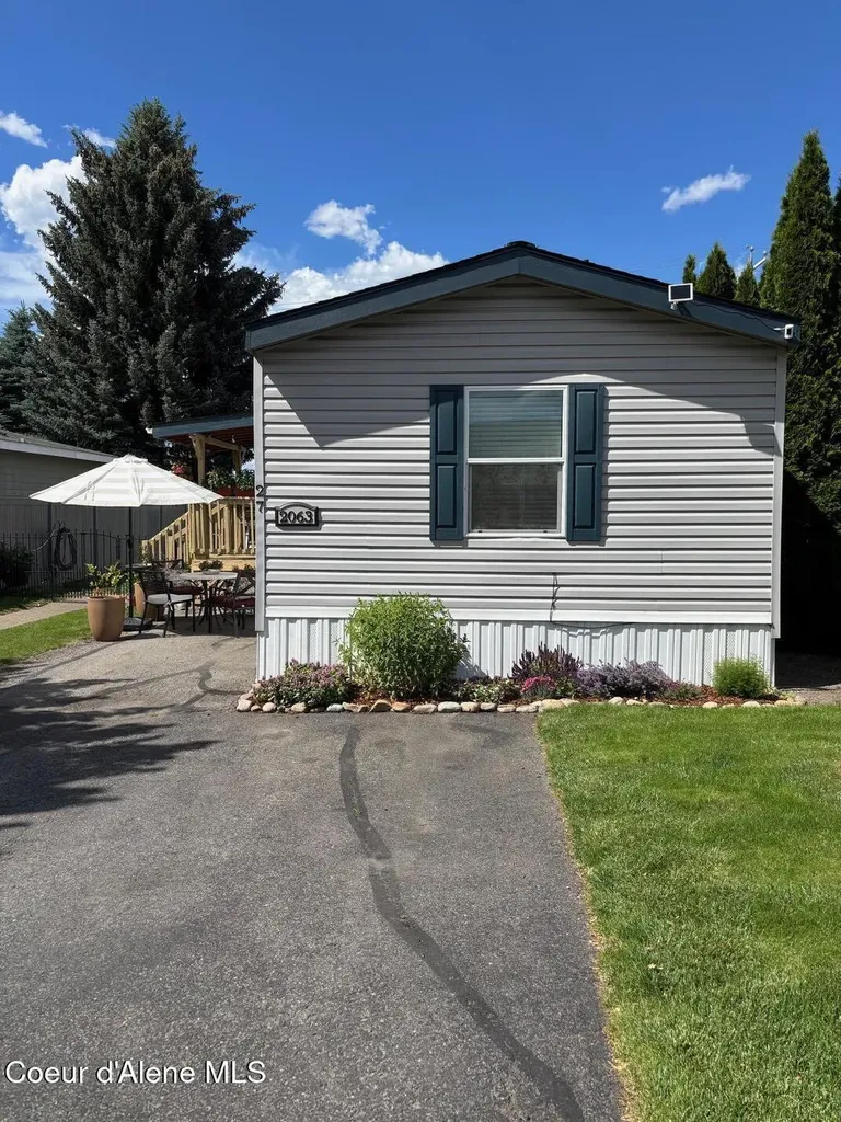 2063 W Gueneveres Way Post Falls ID 83854