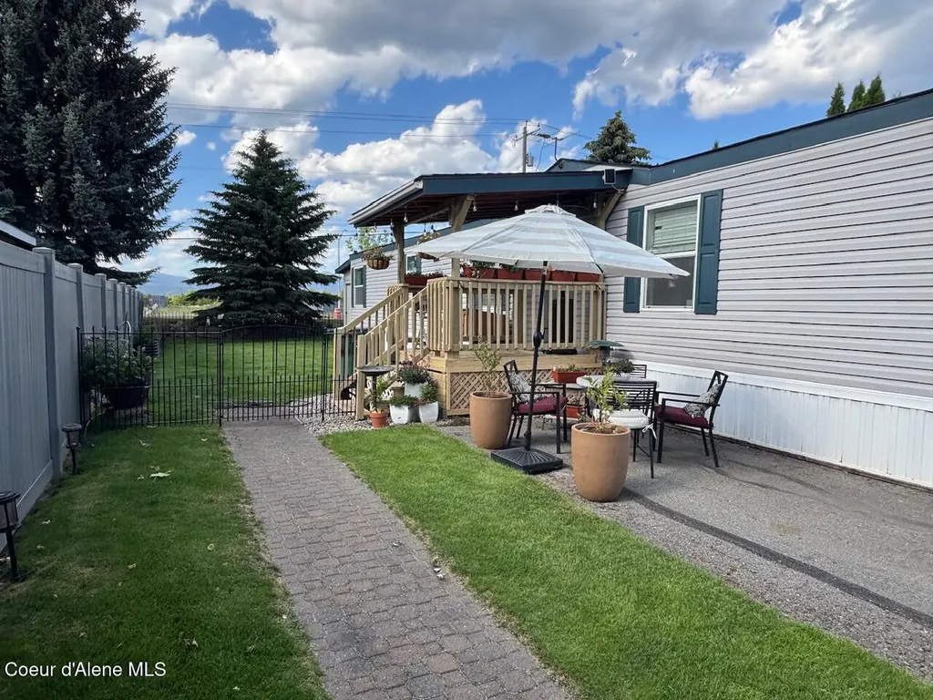2063 W Gueneveres Way Post Falls ID 83854