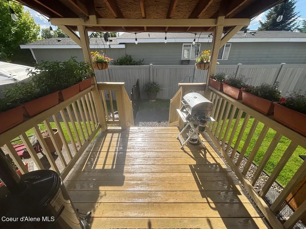 2063 W Gueneveres Way Post Falls ID 83854