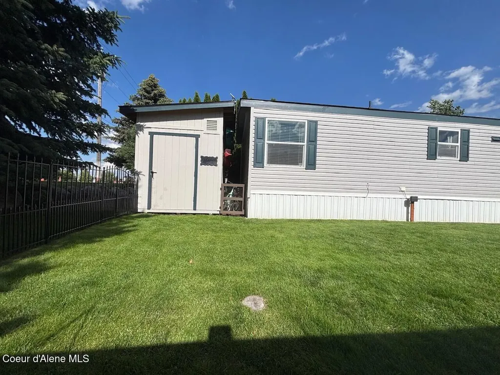 2063 W Gueneveres Way Post Falls ID 83854