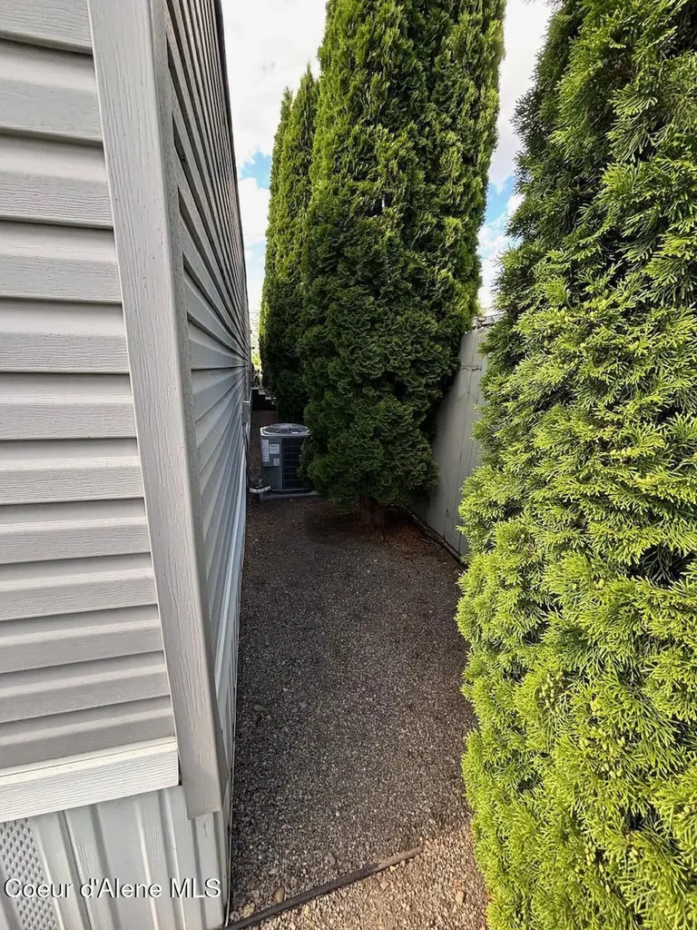 2063 W Gueneveres Way Post Falls ID 83854