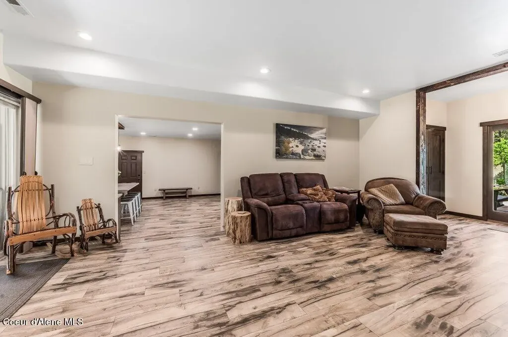 5525 W Coeur Dalene Drive Spirit Lake ID 83869