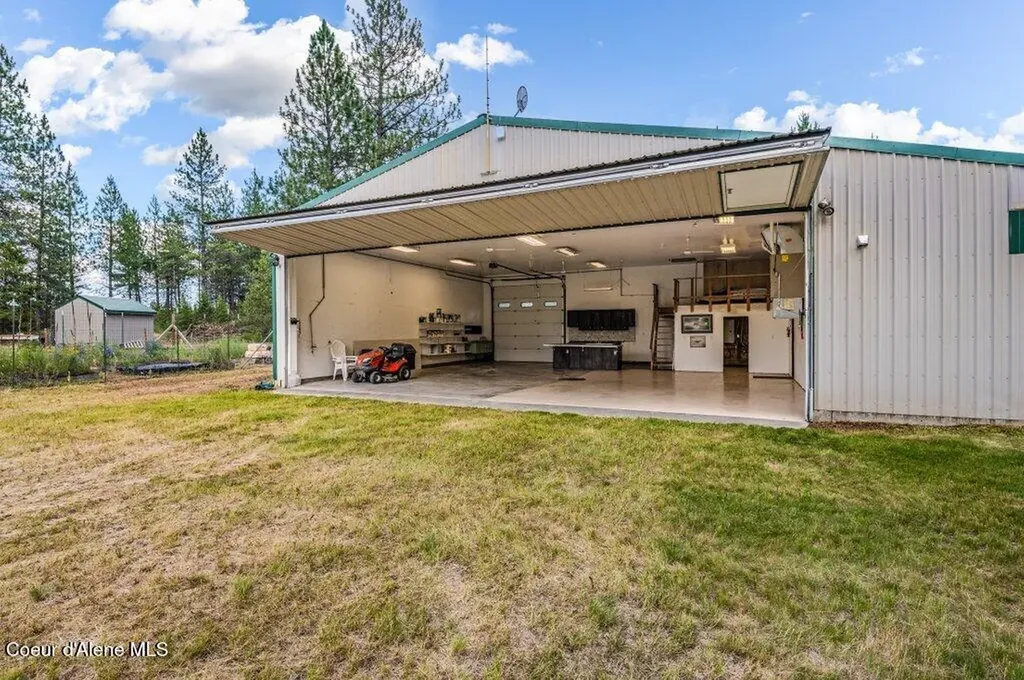 5525 W Coeur Dalene Drive Spirit Lake ID 83869