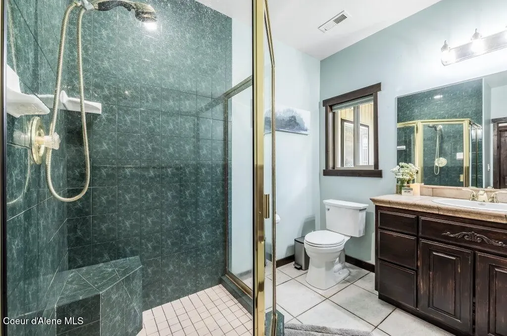 5525 W Coeur Dalene Drive Spirit Lake ID 83869