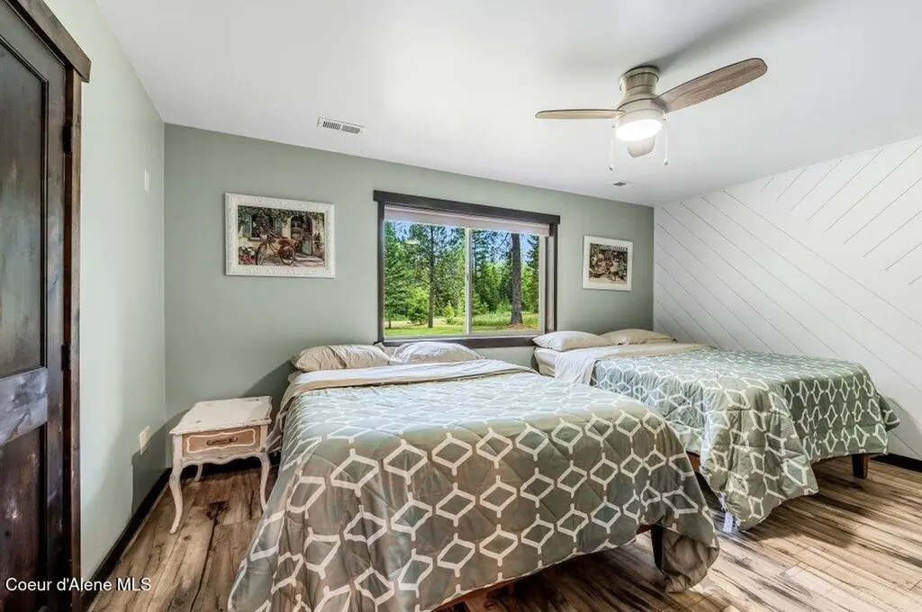 5525 W Coeur Dalene Drive Spirit Lake ID 83869