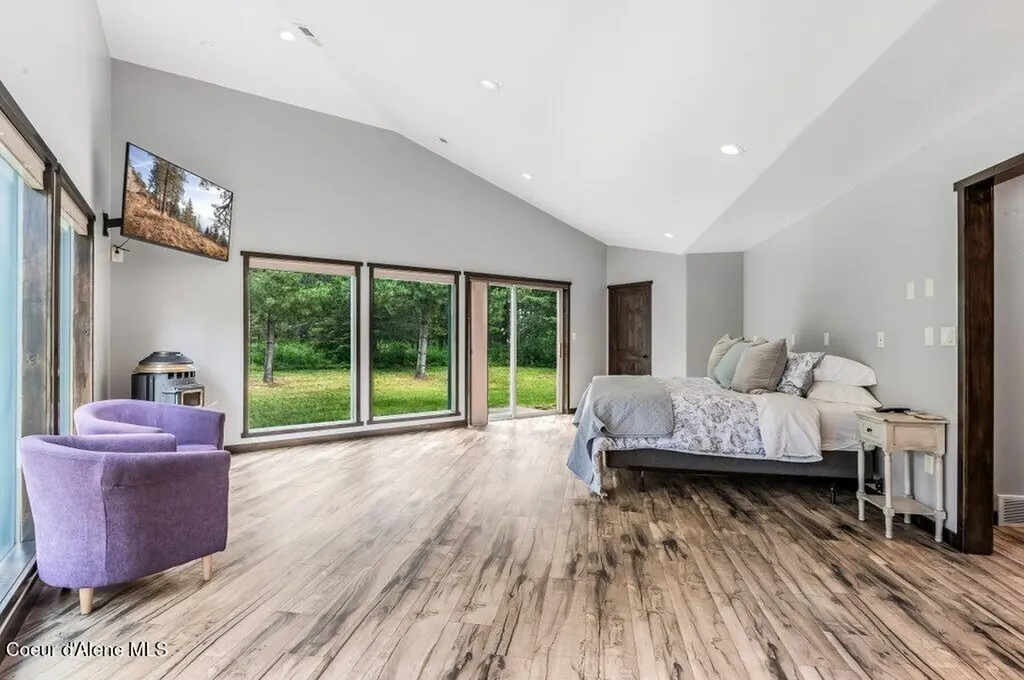 5525 W Coeur Dalene Drive Spirit Lake ID 83869