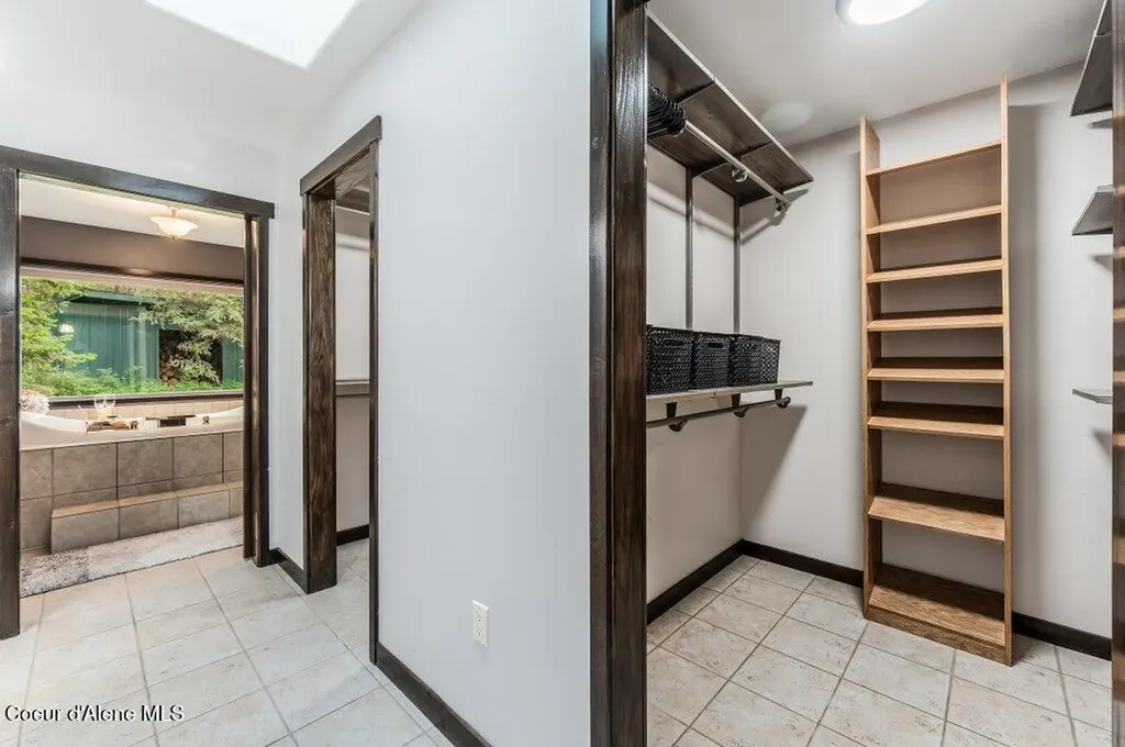 5525 W Coeur Dalene Drive Spirit Lake ID 83869
