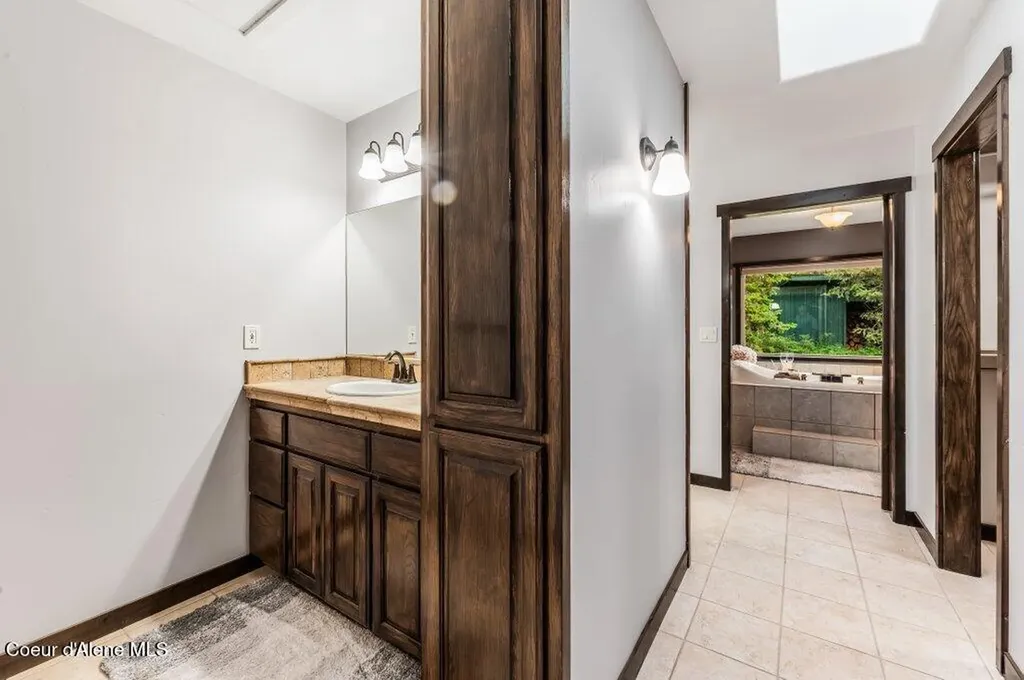 5525 W Coeur Dalene Drive Spirit Lake ID 83869