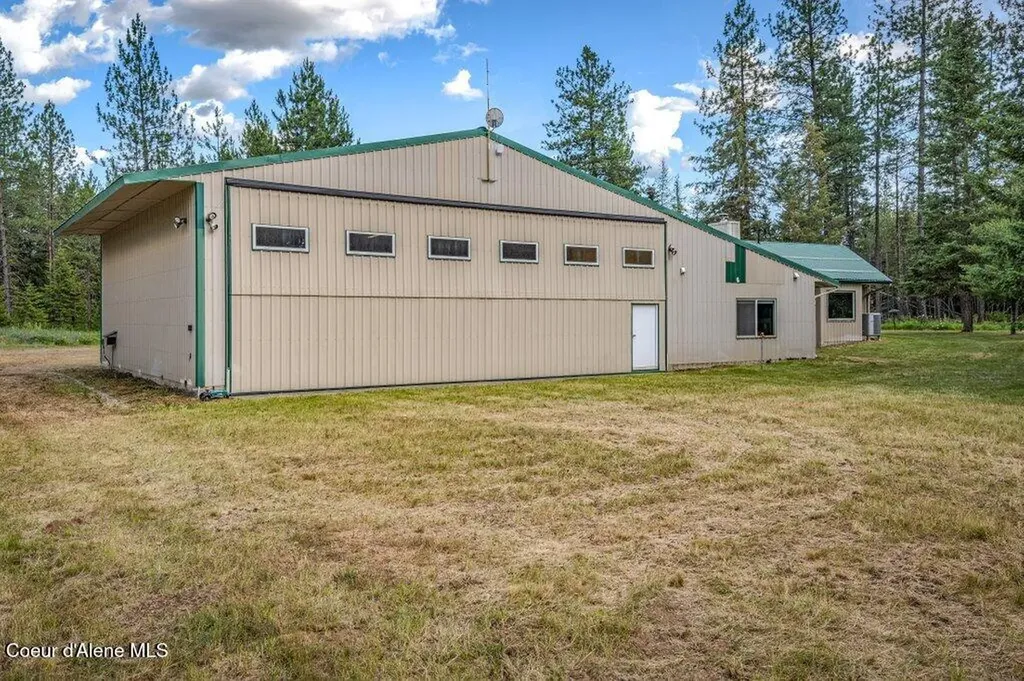 5525 W Coeur Dalene Drive Spirit Lake ID 83869