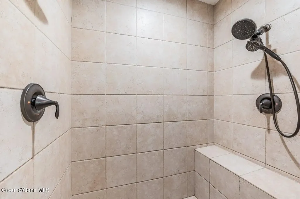 5525 W Coeur Dalene Drive Spirit Lake ID 83869
