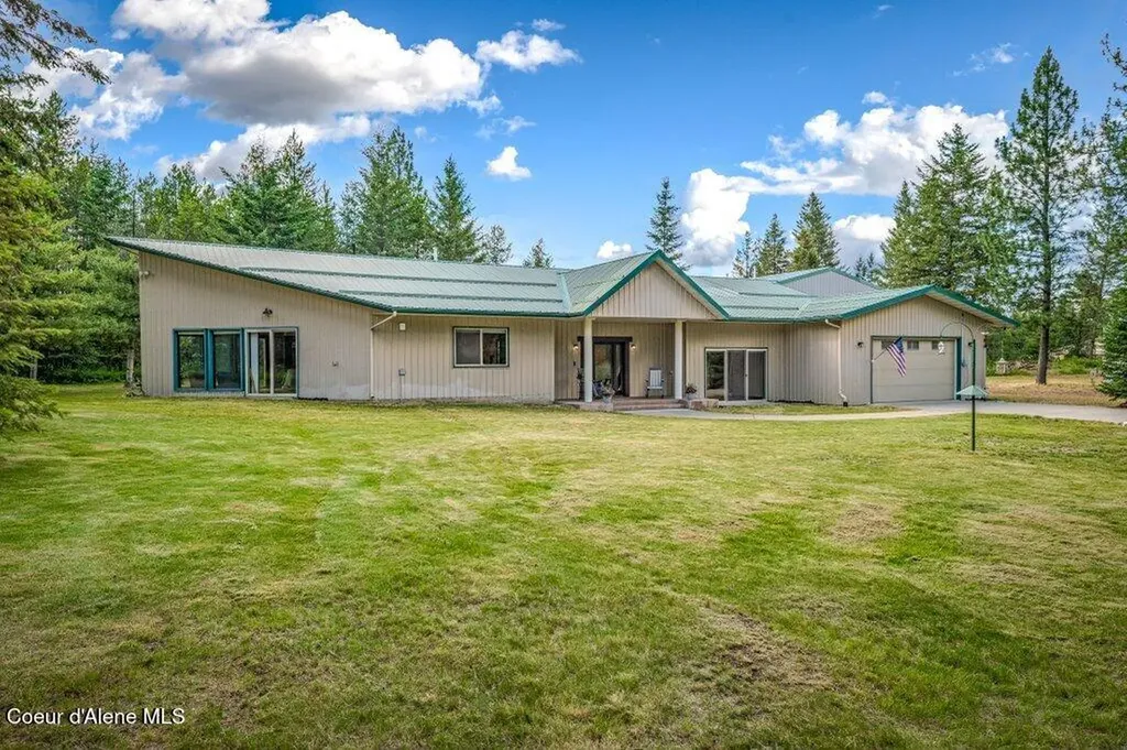 5525 W Coeur Dalene Drive Spirit Lake ID 83869