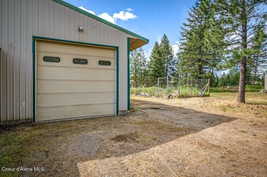5525 W Coeur Dalene Drive Spirit Lake ID 83869