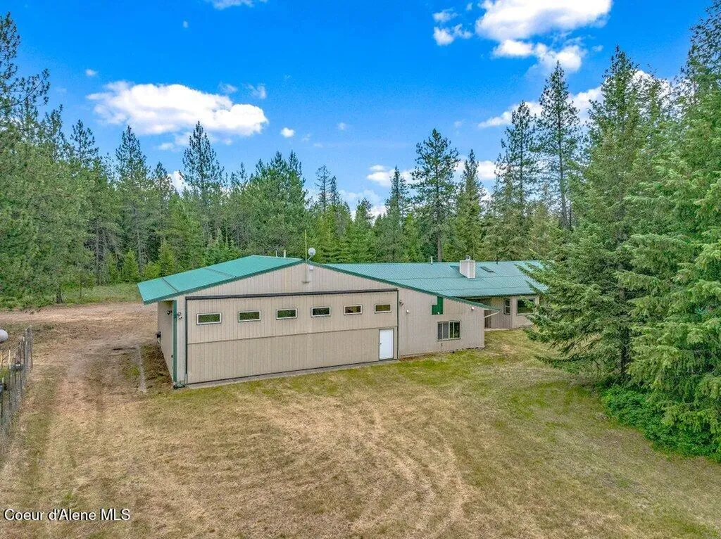 5525 W Coeur Dalene Drive Spirit Lake ID 83869