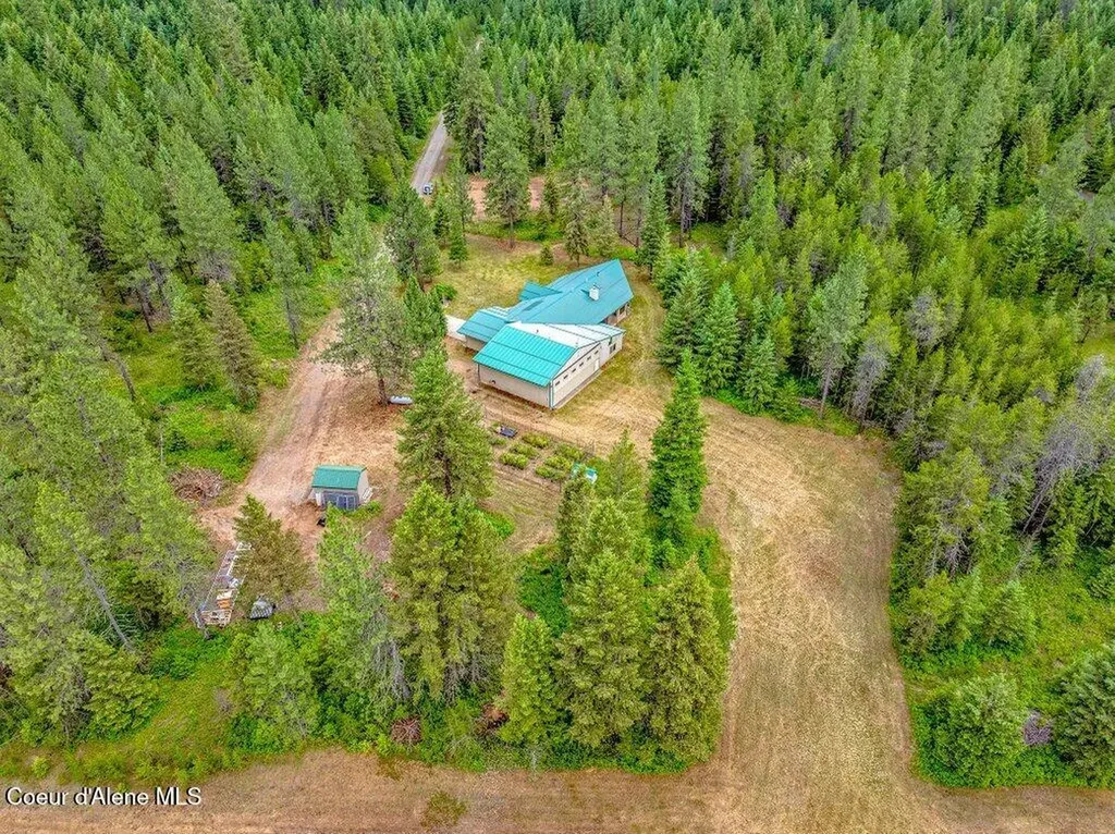 5525 W Coeur Dalene Drive Spirit Lake ID 83869