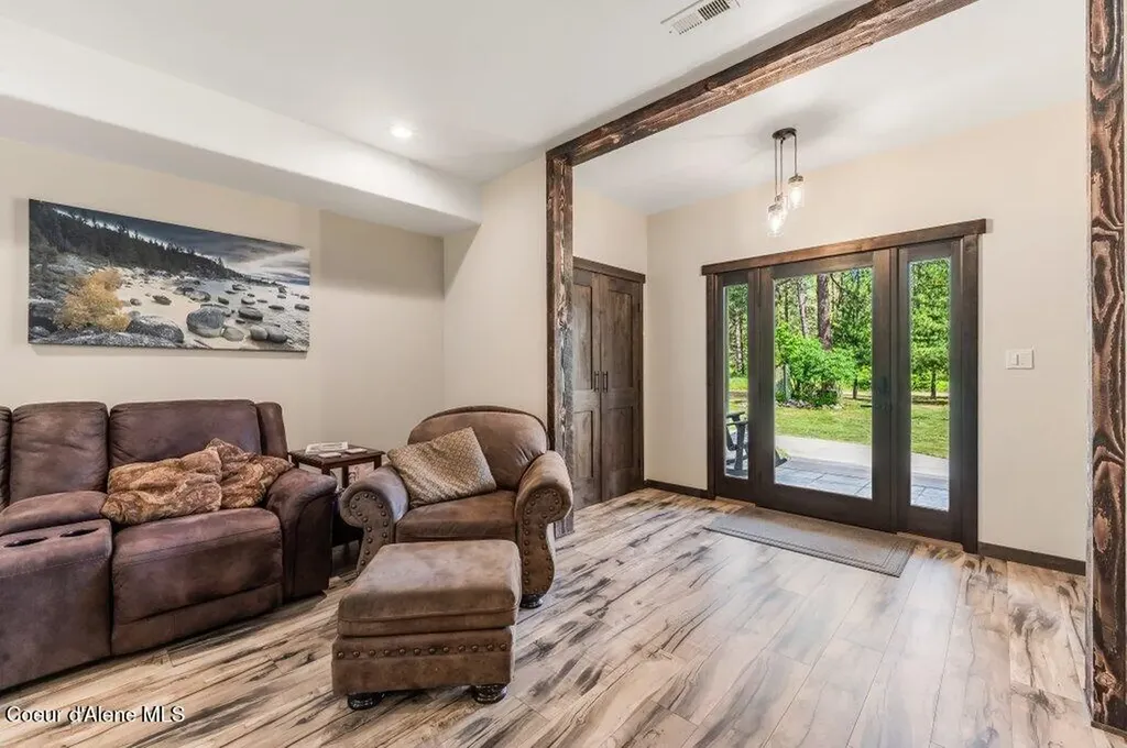 5525 W Coeur Dalene Drive Spirit Lake ID 83869