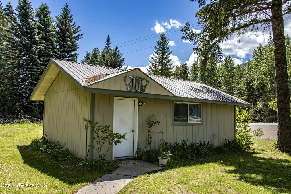 2 Rose Woods Lane Noxon MT 59853