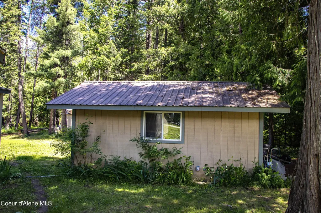 2 Rose Woods Lane Noxon MT 59853