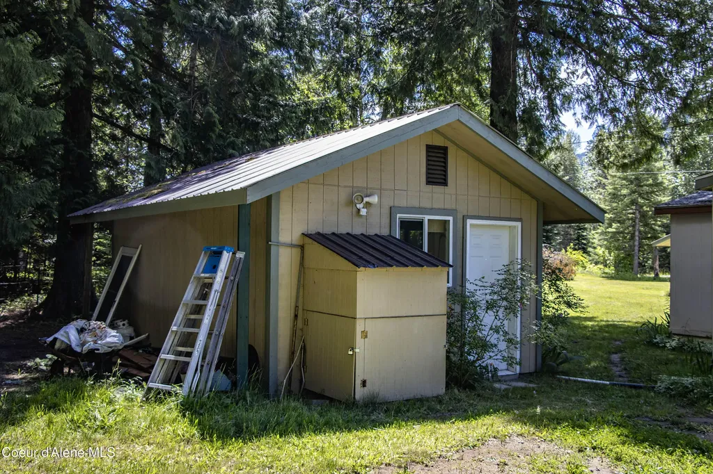 2 Rose Woods Lane Noxon MT 59853