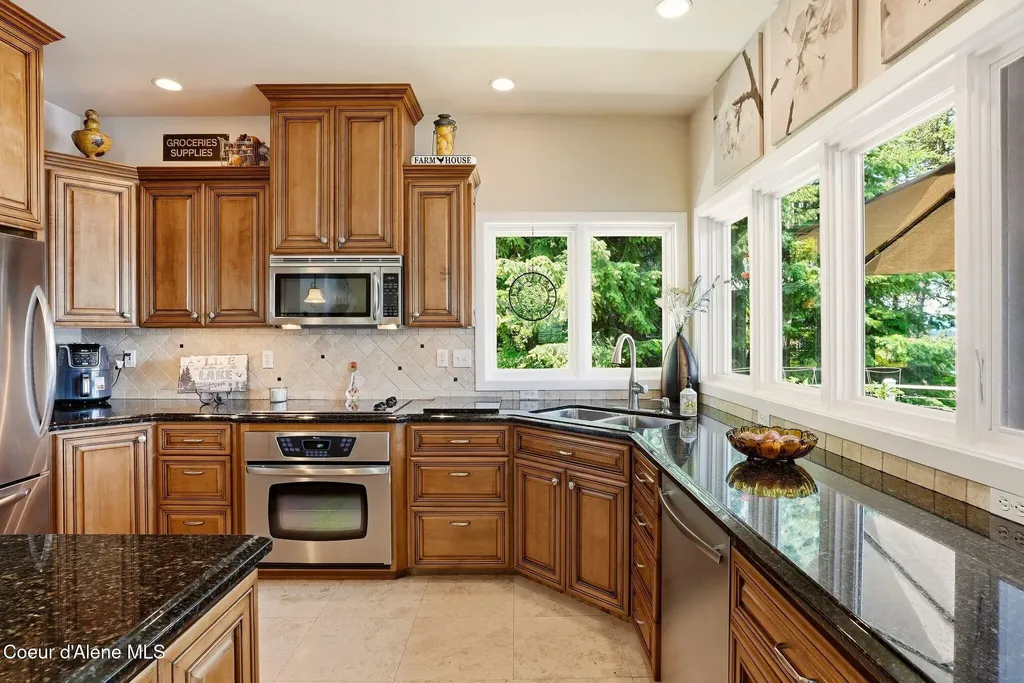 3839 E Bridgeview Drive Harrison ID 83833